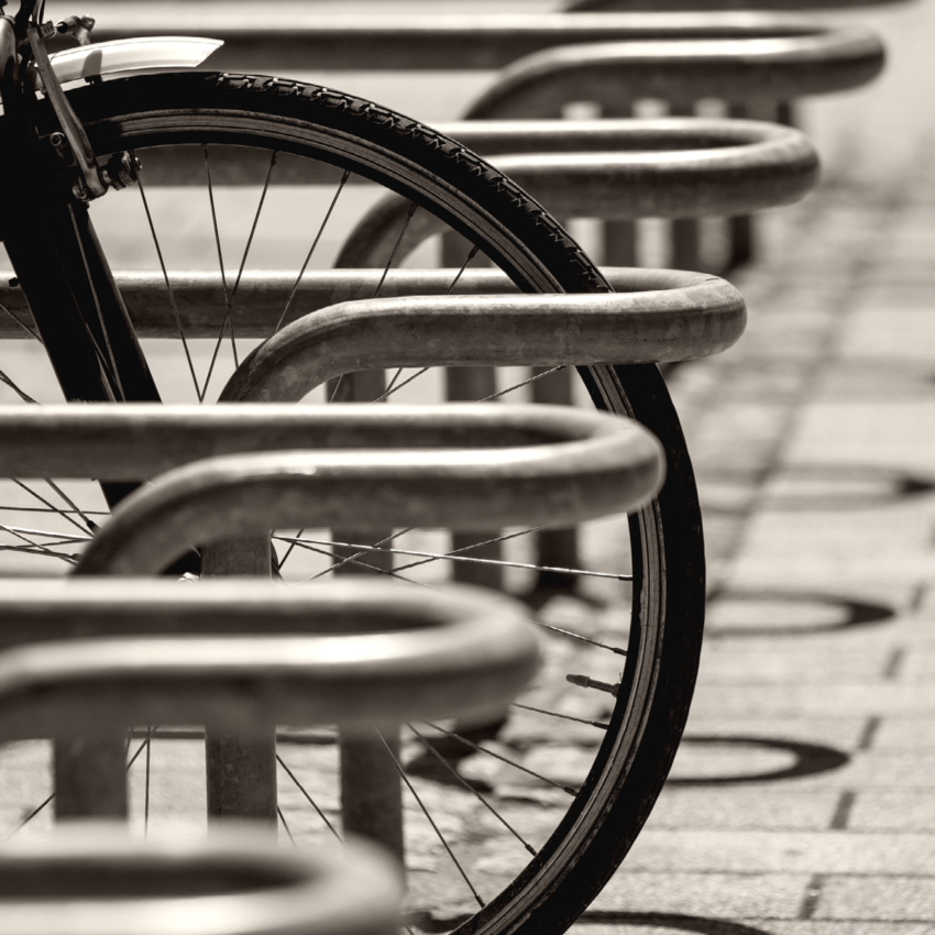Galvanised bicycle parking rack with zinc coating for urban use