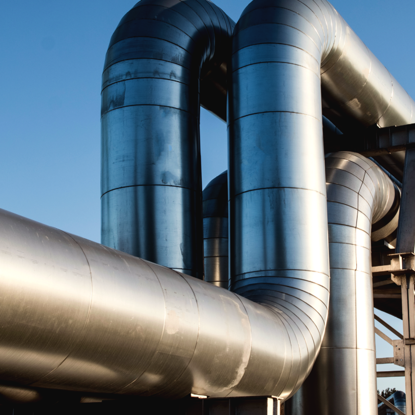 Galvanised industrial pipelines with zinc coating for fluid and gas transport