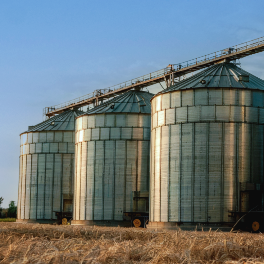 Galvanised grain silos with zinc coating for agricultural storage