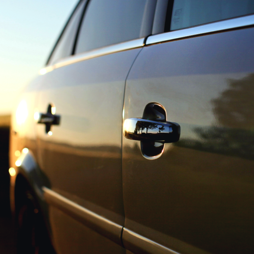 Galvanised car door with zinc-coated chrome handle for automotive corrosion protection