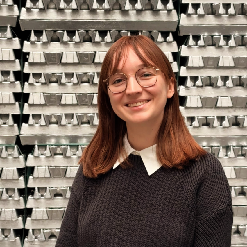 Portrait of Tess Sanders, Sustainability Officer at REAZN, driving environmental initiatives and sustainable practices in recycled zinc production